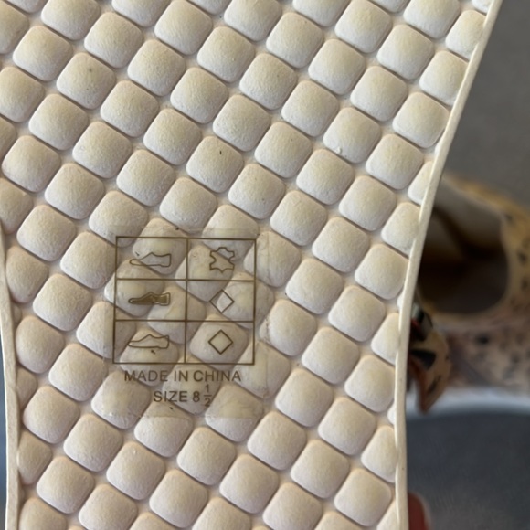 DV8 leopard wedge sneakers - Picture 8 of 8